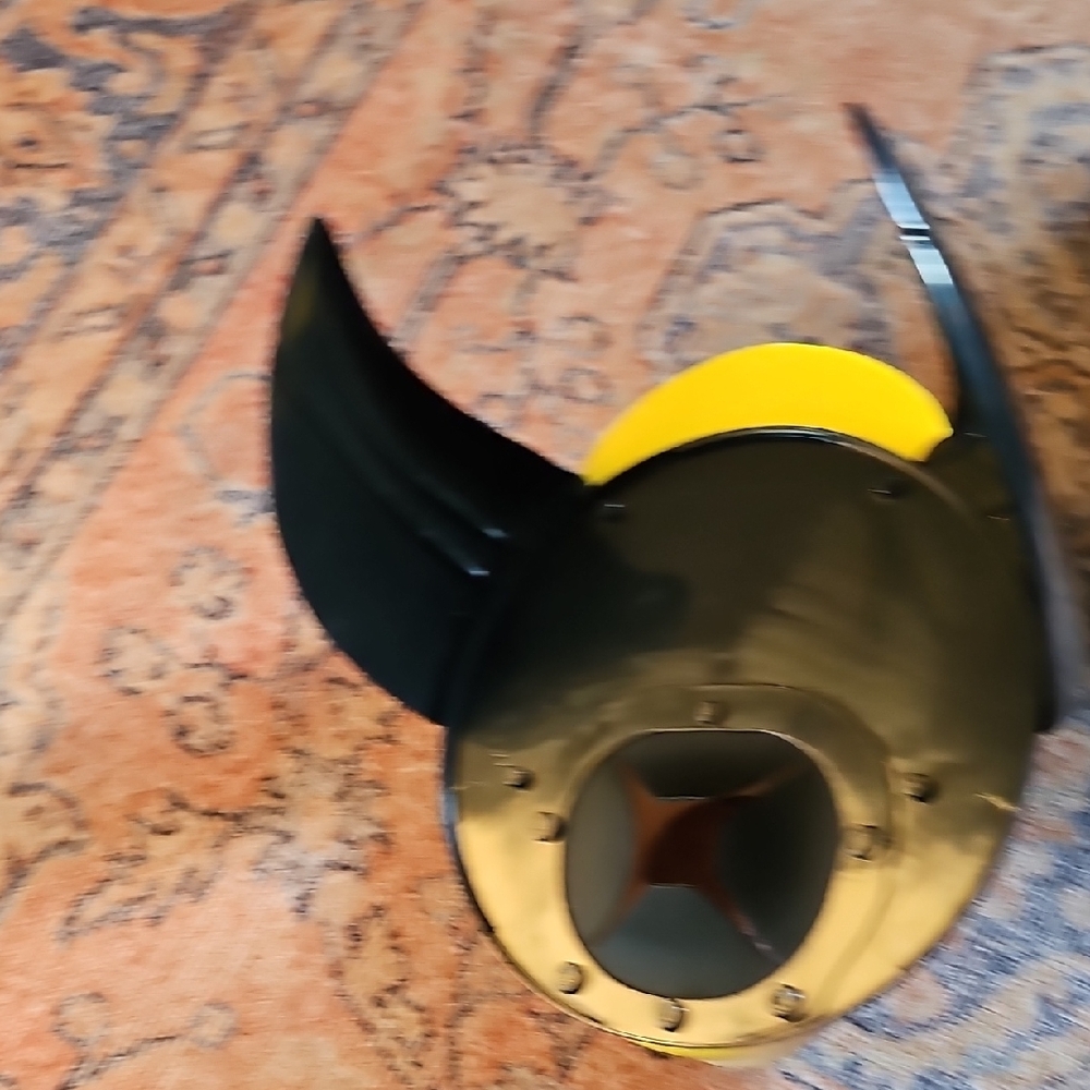 Wolverine Popcorn Bucket From Deadpool And Wolverine - Picture 5 of 6